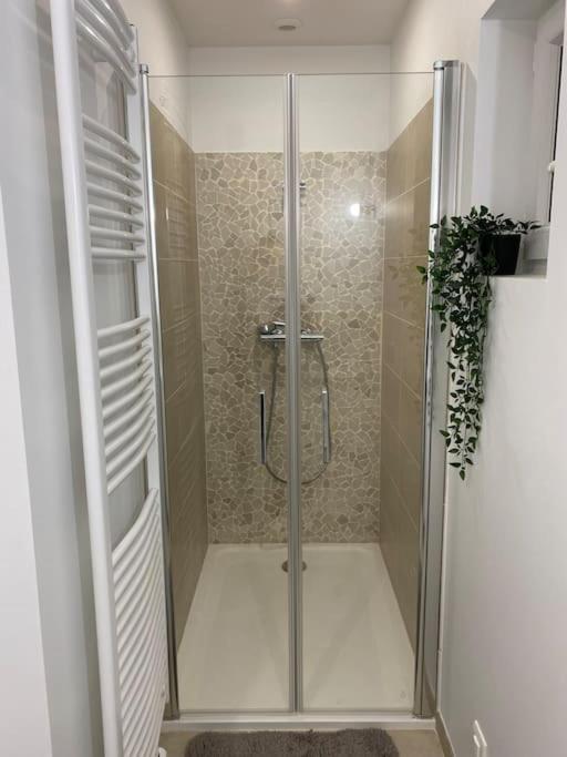 Appart Renove En Duplex Avec Terrasse Et Garage Bouleurs Экстерьер фото